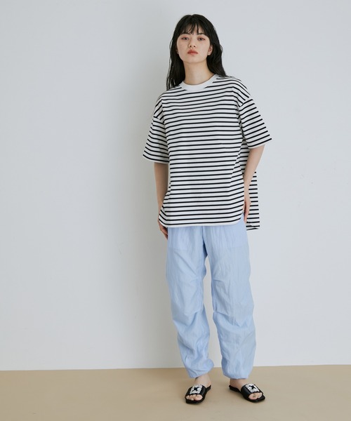 ADAM ET ROPE'(アダムエロペ)の「【WEB限定】ルーズシルエットTシャツ(Tシャツ/カットソー・レディース・ブラック/ホワイト/ホワイト系その他/サックスブルー・FREE)」の21枚目の写真