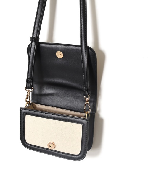 w closet（ダブルクローゼット）の「キャンバス×フェイクレザーパイピングバッグ（ショルダーバッグ・レディース・ブラック/ブラウン・FREE）」の11枚目の写真