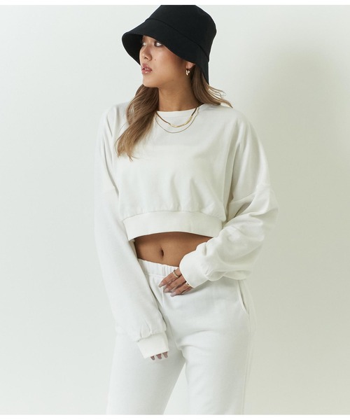 ANAP（アナップ）の「クロップド裏毛プルオーバー（スウェット・レディース・ホワイト/ベージュ/ライトグレー/ブルー/ブラック・FREE）」の2枚目の写真