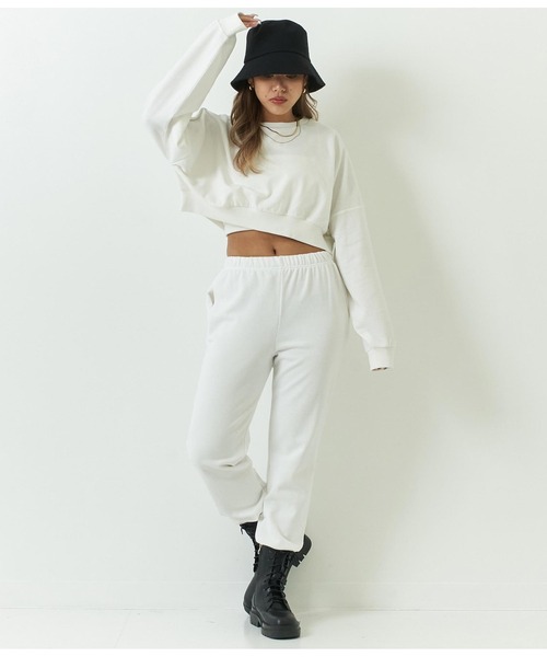 ANAP（アナップ）の「クロップド裏毛プルオーバー（スウェット・レディース・ホワイト/ベージュ/ライトグレー/ブルー/ブラック・FREE）」の7枚目の写真