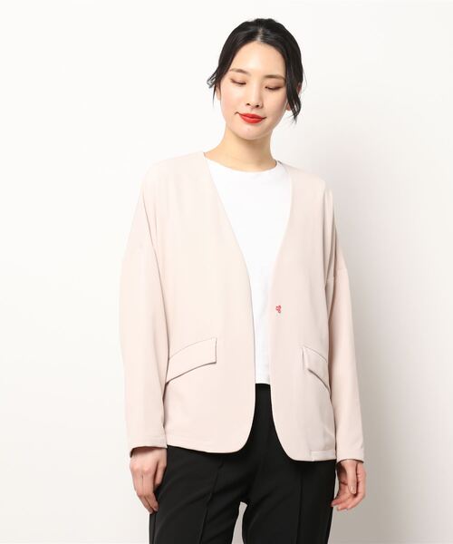 Q(キュー)の「ストレッチツイル着流しジャケット(ノーカラージャケット・レディース・ベージュ/ネイビー・MEDIUM)」の6枚目の写真