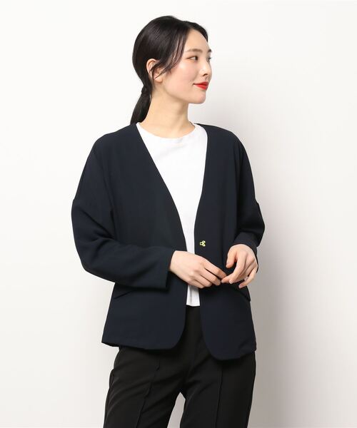 Q(キュー)の「ストレッチツイル着流しジャケット(ノーカラージャケット・レディース・ベージュ/ネイビー・MEDIUM)」の7枚目の写真