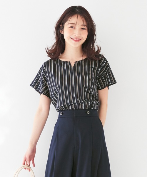 ANY SIS(エニィスィス)の「【UVケア】エアリードレープスムース 半袖 ブラウス(シャツ/ブラウス・レディース・ダルブルー系/ホワイト系1/ライトグレー系/ネイビー系1・2)」の3枚目の写真