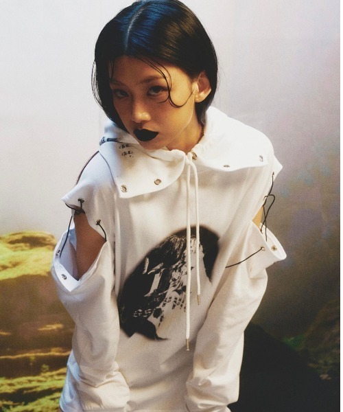 ROSEAPPLE STUDIO(ローズアップルスタジオ)の「【ROSEAPPLE STUDIO/ローズアップルスタジオ】221-EYELET GRAPHIC LONG-SLEEVE T-SHIRTS/アイレットグラフィックロンT 長袖Tシャツ ハトメ(Tシャツ/カットソー・メンズ・ホワイト/ブラック・ONE SIZE)」の4枚目の写真