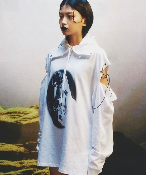 ROSEAPPLE STUDIO(ローズアップルスタジオ)の「【ROSEAPPLE STUDIO/ローズアップルスタジオ】221-EYELET GRAPHIC LONG-SLEEVE T-SHIRTS/アイレットグラフィックロンT 長袖Tシャツ ハトメ(Tシャツ/カットソー・メンズ・ホワイト/ブラック・ONE SIZE)」の7枚目の写真