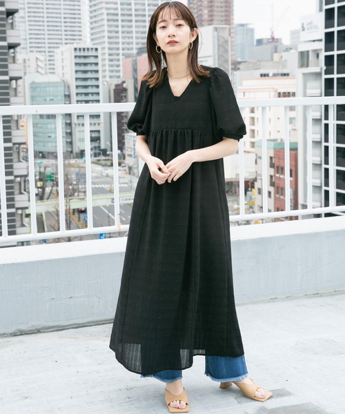 KBF（ケイビーエフ）の「バックリボンパフスリーブワンピース（ワンピース・レディース・ブラック/アイボリー/グリーン系その他・ONE）」の3枚目の写真