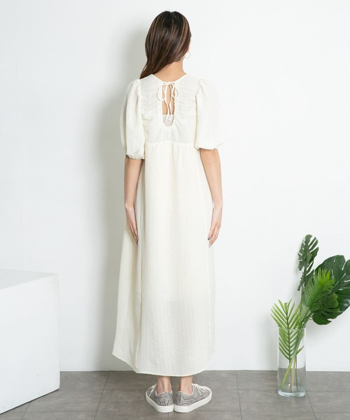 KBF（ケイビーエフ）の「バックリボンパフスリーブワンピース（ワンピース・レディース・ブラック/アイボリー/グリーン系その他・ONE）」の8枚目の写真