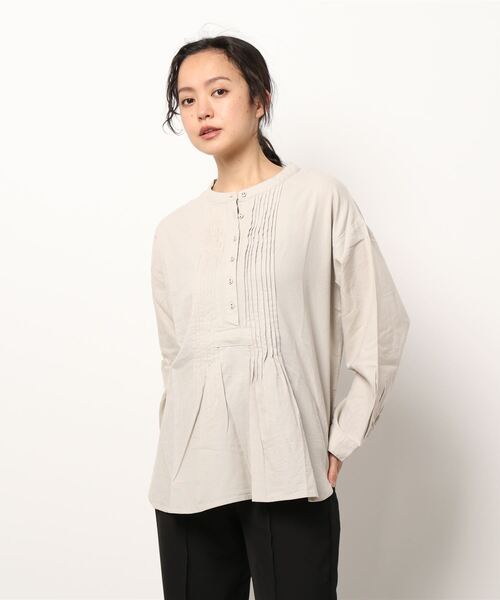 Samansa Mos2（サマンサ モスモス）の「ピンタックプルオーバーブラウス（シャツ/ブラウス・レディース・ベージュ/オフホワイト/サックスブルー/チャコール・ﾌﾘ-）」の3枚目の写真