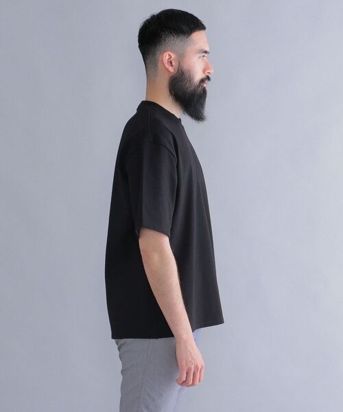 SHIPS（シップス）の「【SHIPS別注】THYARD: リラックス スクエア クルーネック Tシャツ（Tシャツ/カットソー・メンズ・オフホワイト/ブラック/ダークブルー・SMALL/MEDIUM/LARGE/X-LARGE）」の22枚目の写真