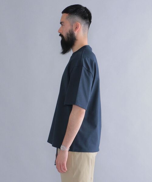 SHIPS（シップス）の「【SHIPS別注】THYARD: リラックス スクエア クルーネック Tシャツ（Tシャツ/カットソー・メンズ・オフホワイト/ブラック/ダークブルー・SMALL/MEDIUM/LARGE/X-LARGE）」の11枚目の写真