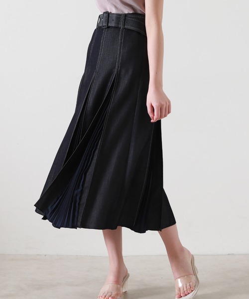 Cheek(チーク)の「デニム切り替えフレアスカート(デニムスカート・レディース・ブルー/ネイビー・SMALL/MEDIUM)」の2枚目の写真