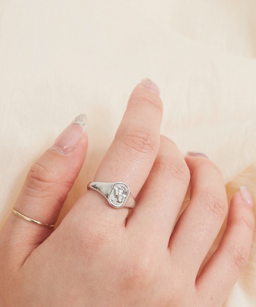 VANNIE U(ヴァニーユー)の「oval ring(リング・レディース・シルバー/ゴールド・#9)」の4枚目の写真