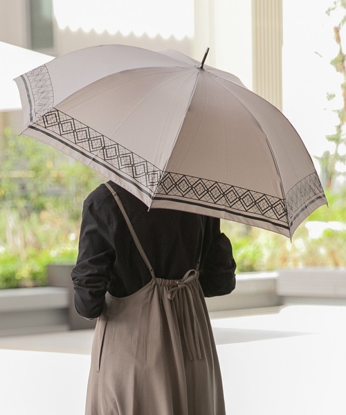 LEPSIM（レプシィム）の「幾何柄長傘　267585（長傘・レディース・ブラウン/ブラック・ONE SIZE）」の2枚目の写真
