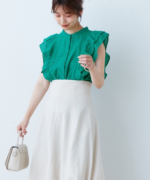 natural couture(ナチュラルクチュール)の「WEB限定カラーあり/コットンレースラッフルスリーブブラウス(シャツ/ブラウス・レディース・ブラック/ブラウン/オフホワイト/サックスブルー/グリーン・FREE)」の22枚目の写真