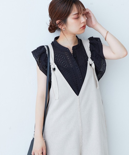 natural couture(ナチュラルクチュール)の「WEB限定カラーあり/コットンレースラッフルスリーブブラウス(シャツ/ブラウス・レディース・ブラック/ブラウン/オフホワイト/サックスブルー/グリーン・FREE)」の12枚目の写真