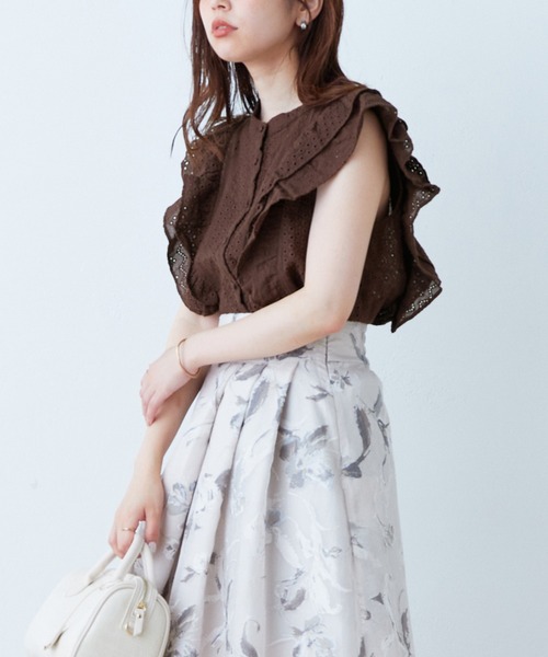 natural couture(ナチュラルクチュール)の「WEB限定カラーあり/コットンレースラッフルスリーブブラウス(シャツ/ブラウス・レディース・ブラック/ブラウン/オフホワイト/サックスブルー/グリーン・FREE)」の17枚目の写真