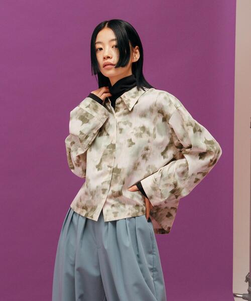 CITEN（シテン）の「＜CITEN＞アブストラクトプリント シャツ（シャツ/ブラウス・レディース・グレー/ケリー・FREE）」の2枚目の写真