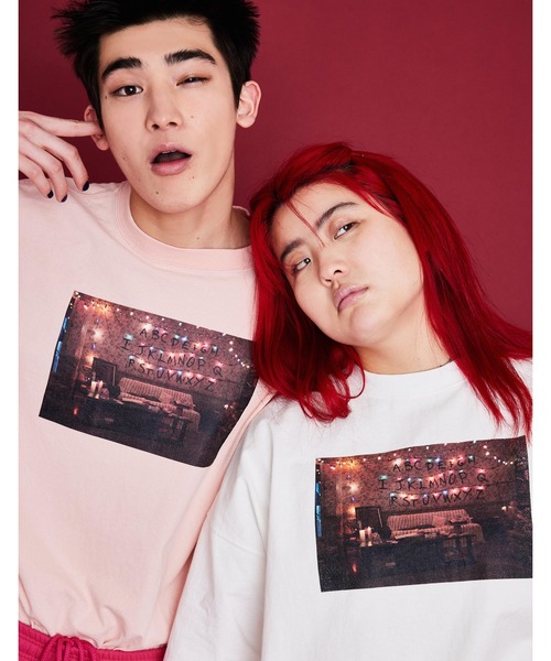 Little sunny bite（リトルサニーバイト）の「STRANGER THINGS × little sunny bite Photo big tee（Tシャツ/カットソー・メンズ・ホワイト/ブラック/ピンク・SMALL/MEDIUM）」の2枚目の写真