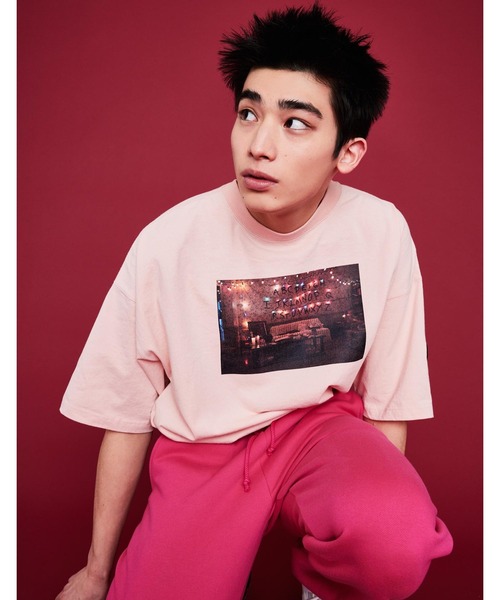 Little sunny bite（リトルサニーバイト）の「STRANGER THINGS × little sunny bite Photo big tee（Tシャツ/カットソー・メンズ・ホワイト/ブラック/ピンク・SMALL/MEDIUM）」の3枚目の写真