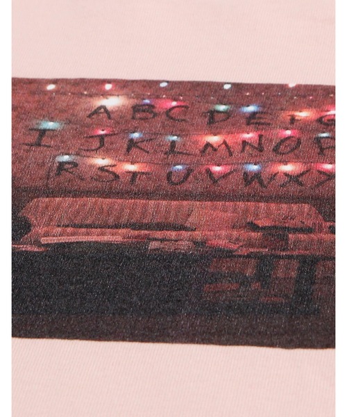 Little sunny bite（リトルサニーバイト）の「STRANGER THINGS × little sunny bite Photo big tee（Tシャツ/カットソー・メンズ・ホワイト/ブラック/ピンク・SMALL/MEDIUM）」の17枚目の写真