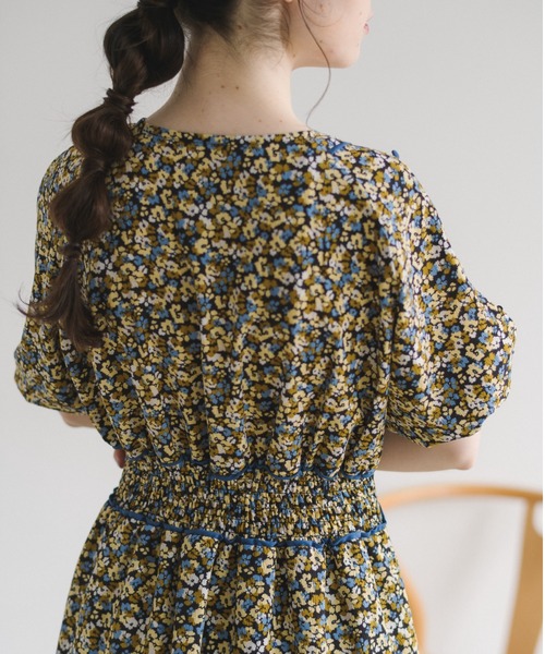 idem(イデム)の「shoulder slit piping onepiece/肩開き花柄パイピングワンピース(ワンピース・レディース・ブラック/グリーン・FREE)」の14枚目の写真