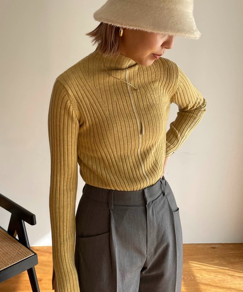 CAPRICIEUX LE'MAGE（カプリシューレマージュ）の「配色ステッチリブプルオーバー（ニット/セーター・レディース・ブラック/ベージュ/オフホワイト/イエロー・FREE）」の4枚目の写真