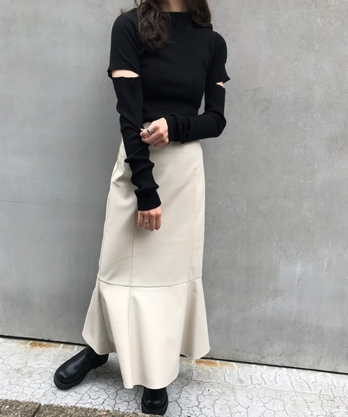 INGNI（イング）の「2WAY袖ボタンリブニット（ニット/セーター・レディース・ブラック/オフホワイト/グレー/その他・M）」の8枚目の写真