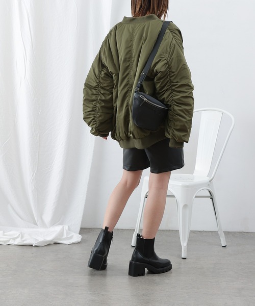 COLONY 2139（コロニートゥーワンスリーナイン）の「フェイクレザーショートパンツ（その他パンツ・レディース・ブラック/ベージュ・FREE）」の12枚目の写真