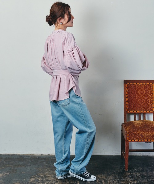 ECRIRE（エクリール）の「【yun_wearコラボ】ボリュームスリーブストライプシャツ（シャツ/ブラウス・レディース・グレー/レッド/イエロー・M/L）」の5枚目の写真