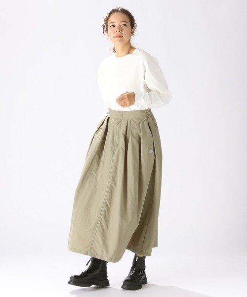 Dickies（ディッキーズ）の「【Dickies(ディッキーズ)】別注タックアンドフレアスカート（スカート・レディース・ベージュ/グリーン・MEDIUM/LARGE）」の5枚目の写真