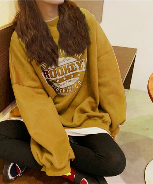 BASQUE magenta(バスクマゼンタ)の「ビッグシルエット カレッジロゴ プルオーバースウェット(スウェット・レディース・ブラック/グレー/ブルー/レッド/グリーン/イエロー・FREE)」の5枚目の写真