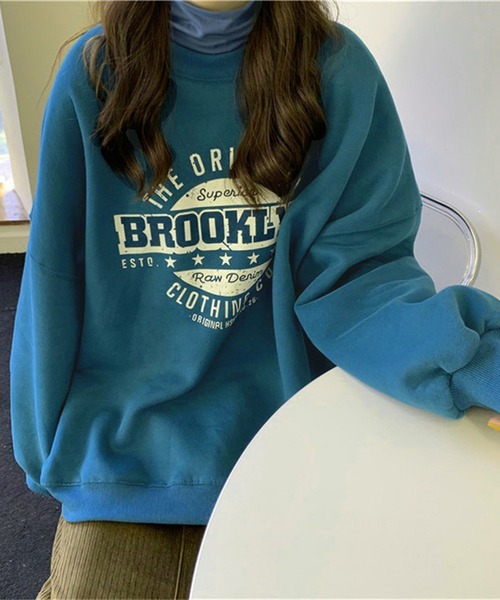 BASQUE magenta(バスクマゼンタ)の「ビッグシルエット カレッジロゴ プルオーバースウェット(スウェット・レディース・ブラック/グレー/ブルー/レッド/グリーン/イエロー・FREE)」の4枚目の写真