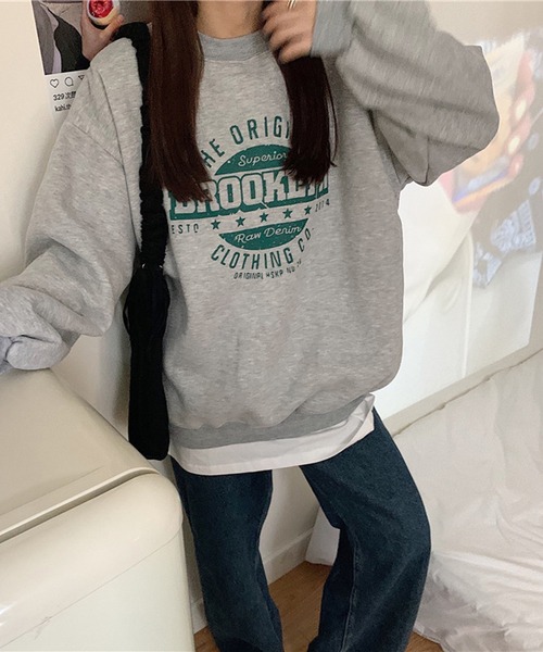 BASQUE magenta(バスクマゼンタ)の「ビッグシルエット カレッジロゴ プルオーバースウェット(スウェット・レディース・ブラック/グレー/ブルー/レッド/グリーン/イエロー・FREE)」の8枚目の写真