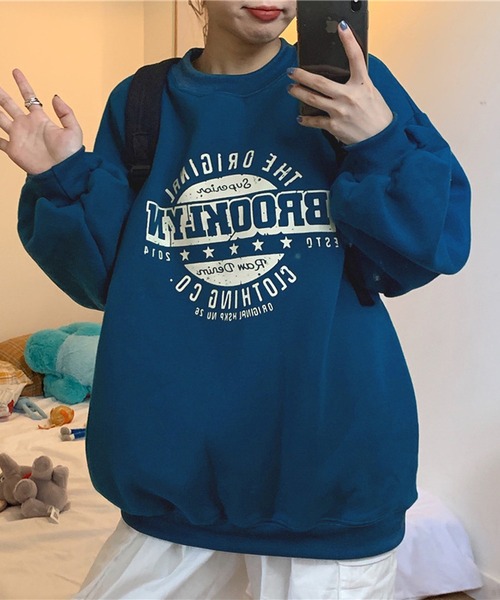 BASQUE magenta(バスクマゼンタ)の「ビッグシルエット カレッジロゴ プルオーバースウェット(スウェット・レディース・ブラック/グレー/ブルー/レッド/グリーン/イエロー・FREE)」の9枚目の写真