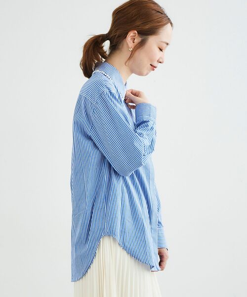 le.coeur blanc（ルクールブラン）の「パールカラーシャツ（シャツ/ブラウス・レディース・オフホワイト/ブルー系その他2・38）」の20枚目の写真