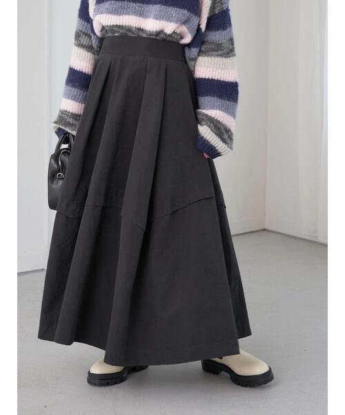 earth music&ecology(アースミュージックアンドエコロジー)の「タックボリュームスカート(スカート・レディース・ブラック/ベージュ/ブルーグリーン・M/S)」の4枚目の写真