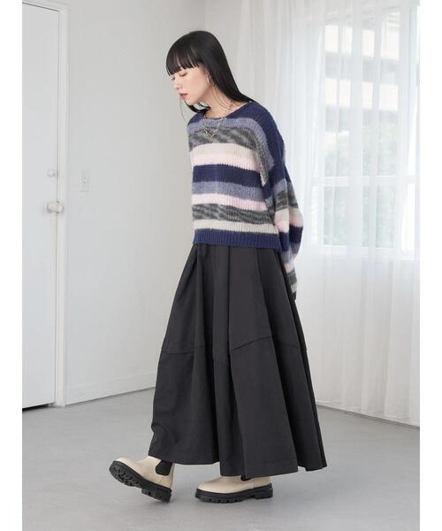 earth music&ecology(アースミュージックアンドエコロジー)の「タックボリュームスカート(スカート・レディース・ブラック/ベージュ/ブルーグリーン・M/S)」の11枚目の写真