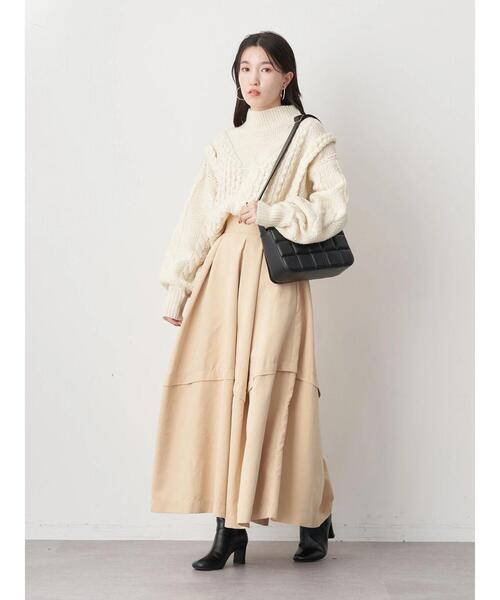 earth music&ecology(アースミュージックアンドエコロジー)の「タックボリュームスカート(スカート・レディース・ブラック/ベージュ/ブルーグリーン・M/S)」の17枚目の写真