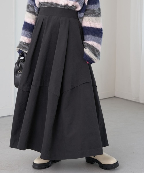 earth music&ecology(アースミュージックアンドエコロジー)の「タックボリュームスカート(スカート・レディース・ブラック/ベージュ/ブルーグリーン・M/S)」の2枚目の写真