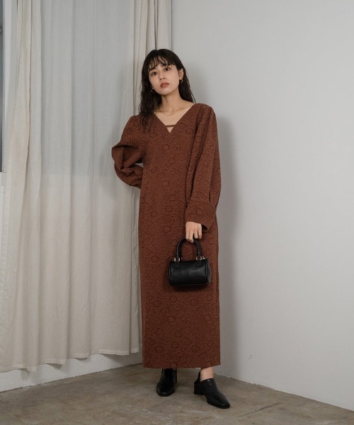Amiur(エミレ)の「blossom jacquard dress(ワンピース・レディース・ブラック/ブラウン・FREE)」の1枚目の写真