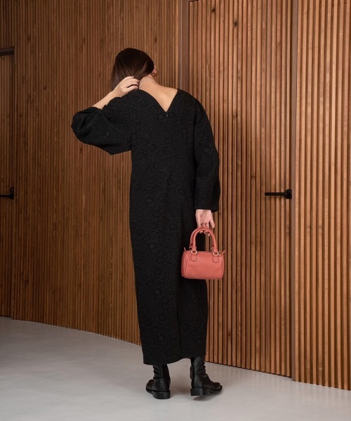 Amiur(エミレ)の「blossom jacquard dress(ワンピース・レディース・ブラック/ブラウン・FREE)」の12枚目の写真