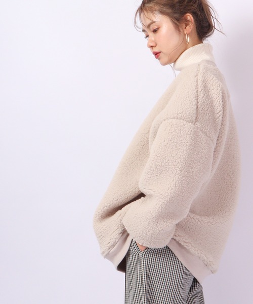 sanrio（サンリオ）の「sanrio クロミ ポチャッコ ハローキティ シナモロール ボア トレーナー（スウェット・レディース・カーキ系/ネイビー/ホワイト系その他/ホワイト系その他3/カーキ/アイボリー/ホワイト系その他2/ネイビー系・L/M）」の21枚目の写真