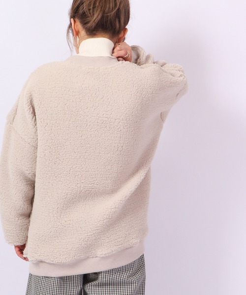 sanrio（サンリオ）の「sanrio クロミ ポチャッコ ハローキティ シナモロール ボア トレーナー（スウェット・レディース・カーキ系/ネイビー/ホワイト系その他/ホワイト系その他3/カーキ/アイボリー/ホワイト系その他2/ネイビー系・L/M）」の22枚目の写真