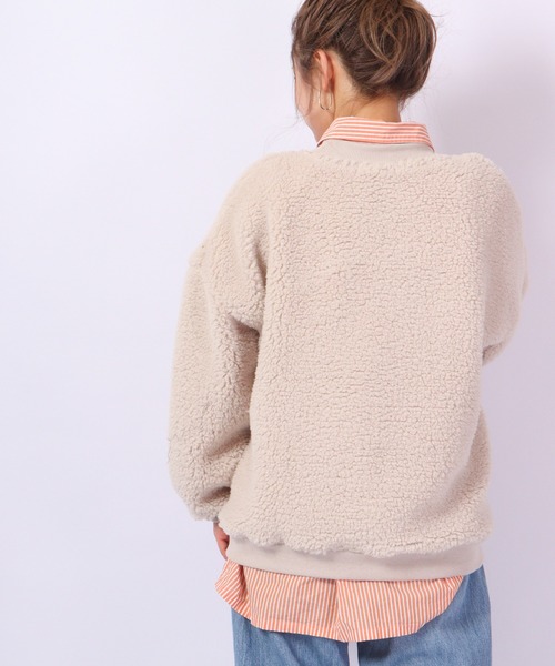 sanrio（サンリオ）の「sanrio クロミ ポチャッコ ハローキティ シナモロール ボア トレーナー（スウェット・レディース・カーキ系/ネイビー/ホワイト系その他/ホワイト系その他3/カーキ/アイボリー/ホワイト系その他2/ネイビー系・L/M）」の18枚目の写真