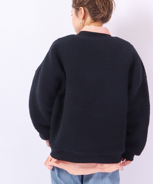 sanrio（サンリオ）の「sanrio クロミ ポチャッコ ハローキティ シナモロール ボア トレーナー（スウェット・レディース・カーキ系/ネイビー/ホワイト系その他/ホワイト系その他3/カーキ/アイボリー/ホワイト系その他2/ネイビー系・L/M）」の10枚目の写真