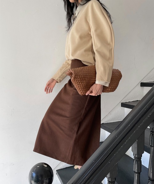 MUYMONA(ムイモナ)の「カーブスリーブプルオーバー mmw22a035【MUYMONA】【2022AW】(Tシャツ/カットソー・レディース・ベージュ/ブラック・FREE)」の5枚目の写真