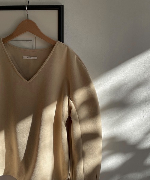 MUYMONA(ムイモナ)の「カーブスリーブプルオーバー mmw22a035【MUYMONA】【2022AW】(Tシャツ/カットソー・レディース・ベージュ/ブラック・FREE)」の9枚目の写真