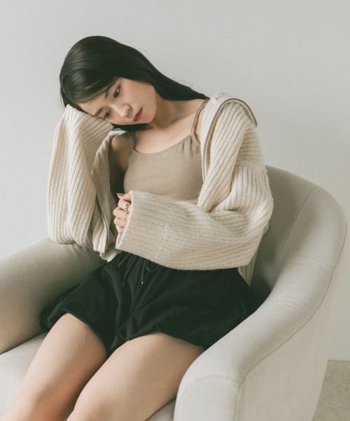 VANNIE U(ヴァニーユー)の「カップ付きダブルキャミソール(キャミソール・レディース・アイボリー/ブラック/ブラウン/グリーン/ブルー/グレイッシュベージュ・FREE)」の4枚目の写真