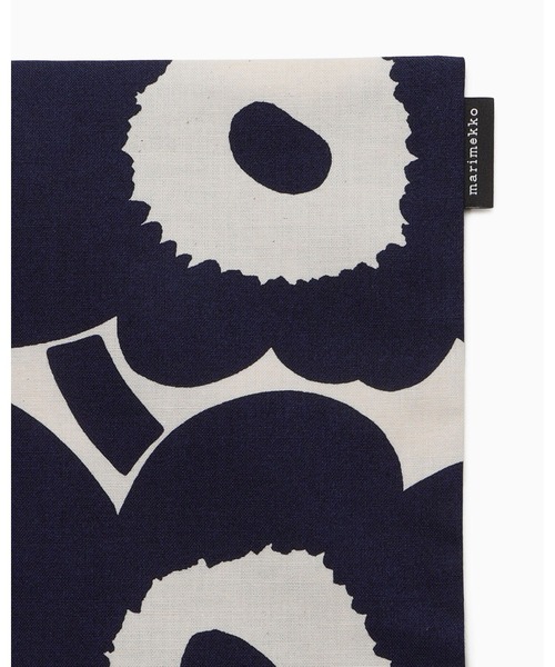 marimekko（マリメッコ）の「Pieni Unikko / c.cover  50x50cm（クッション/クッションカバー・レディース・ネイビー・FREE）」の2枚目の写真