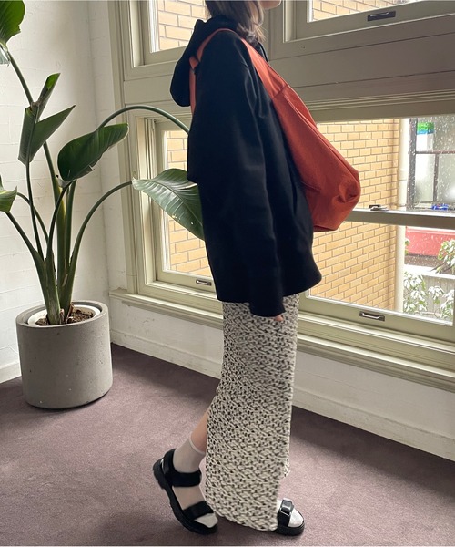 LOWRYS FARM（ローリーズファーム）の「ＢＩＧショルダーＢＡＧ　185349（ショルダーバッグ・レディース・アイボリー/ブラック/ブルー/オレンジ/キャメル・FREE）」の7枚目の写真